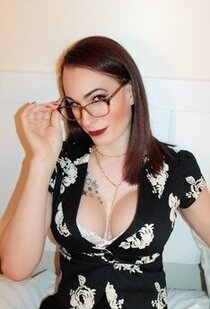 Ms Julia